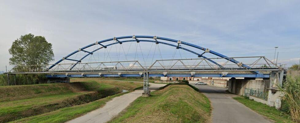 Ponte a Egola, nuovo look del ponte blu affidato all’ingegnere “padre” della maxi-opera