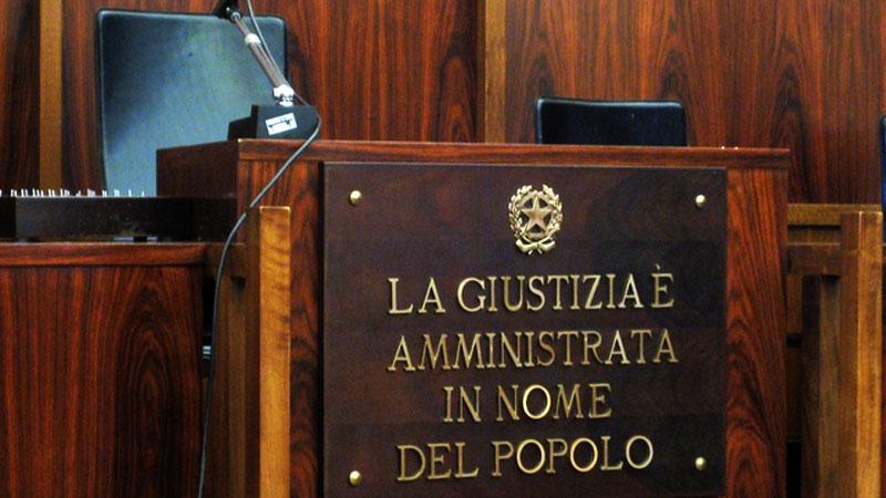 Firenze, condannato stalker condominiale. I vicini: «Cambiamo casa per paura»