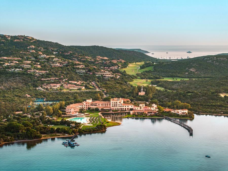 Arzachena e la Costa Smeralda piacciono anche in primavera, un po’ meno ad agosto
