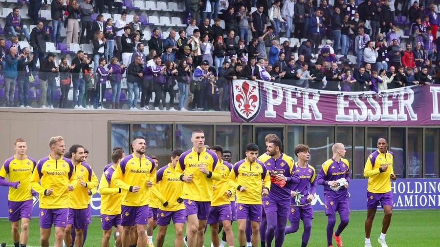 Tutti al Viola Park: Firenze travolge di passione la sua squadra