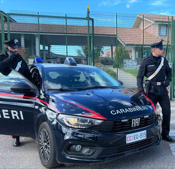 Marmorta. Rapina coetaneo con il coltello