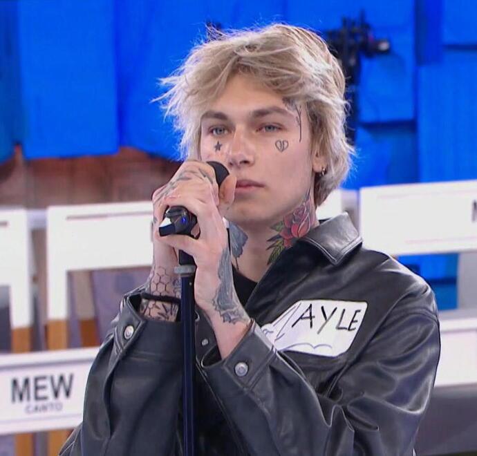 Da Livorno al debutto sul palco di Amici, Ayle canta, si racconta e convince i giudici<br>
