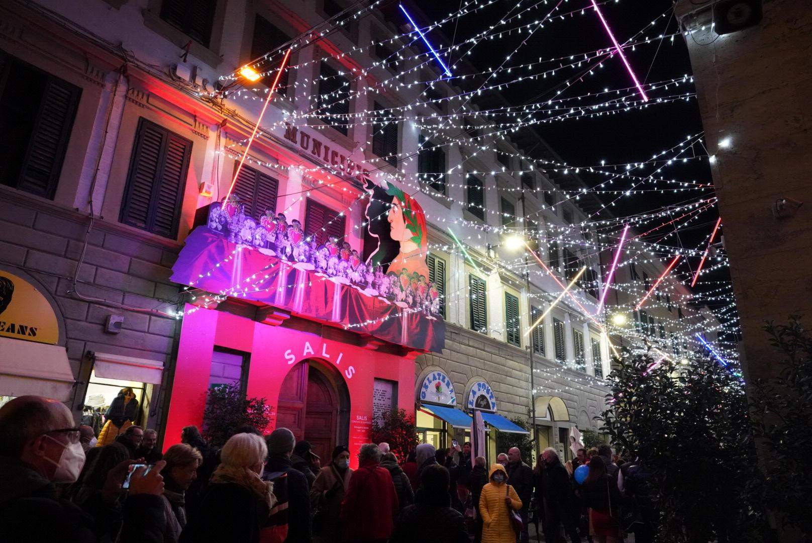 Pontedera, il prezzo del Natale: la città illuminata costa duecentomila euro. Le date e gli eventi
