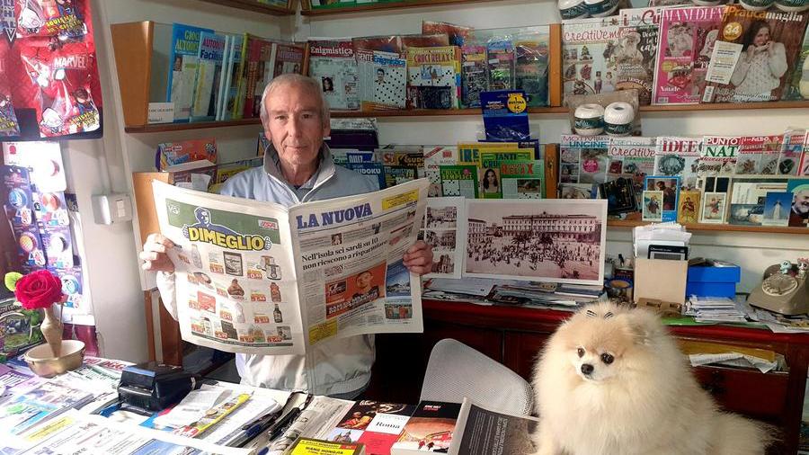 Sassari, l’edicola di via Genova compie 50 anni: «Aperti mezzo secolo tra giornali, riviste e il mondo che cambia»