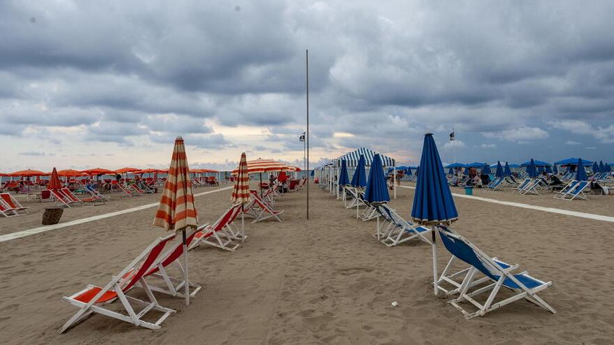 Versilia, bagni e hotel in vendita: il turismo attira chi investe