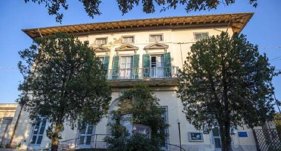 Cascina, un ostello per l’emergenza abitativa nella storica villa di via Guelfi: ma è polemica<br>
