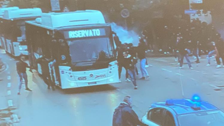 Daspo a quattro tifosi della Reggiana: hanno assalito il pullman del Padova