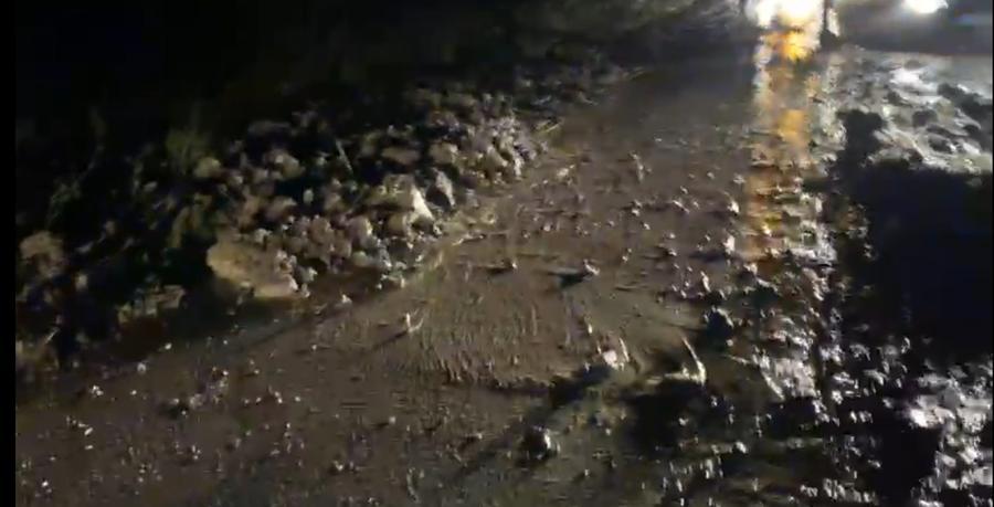 
	Un tratto della strada provinciale 206 al Gabbro ricoperto da fango e detriti&nbsp;

