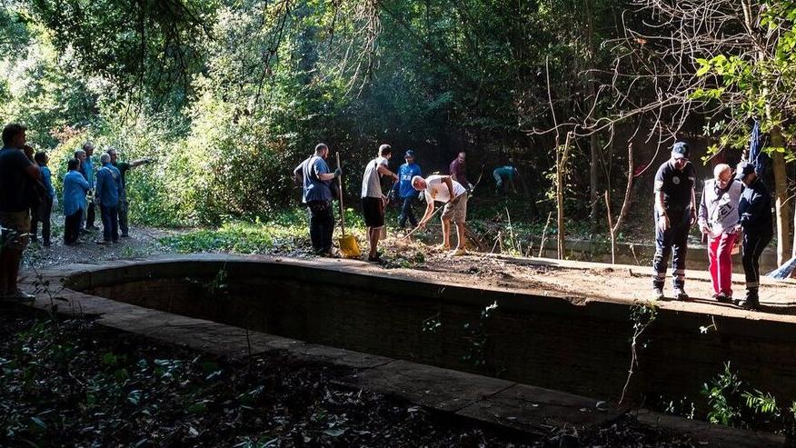 Livorno, al “lavoro” nel parco di Villa Rodocanacchi gli studenti sospesi del Vespucci-Colombo