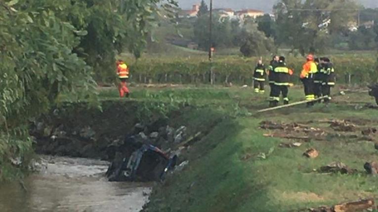Due dispersi a Vinci: ritrovata l’auto vicino al torrente