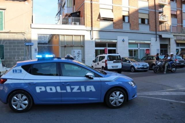 
	Una volante della polizia di Stato (foto d'archivio)


