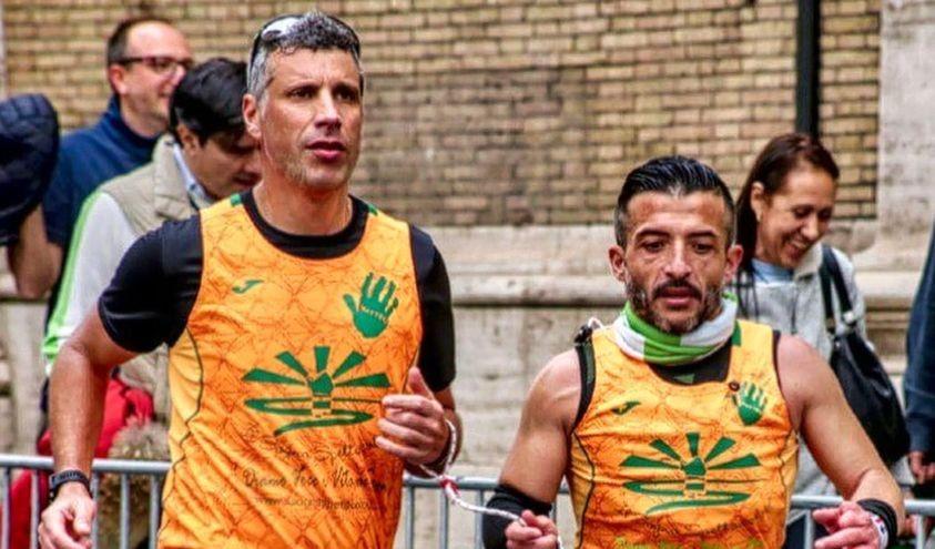 Fabio Orrù da Villaputzu ad Assisi: corre la maratona con l’amico non vedente