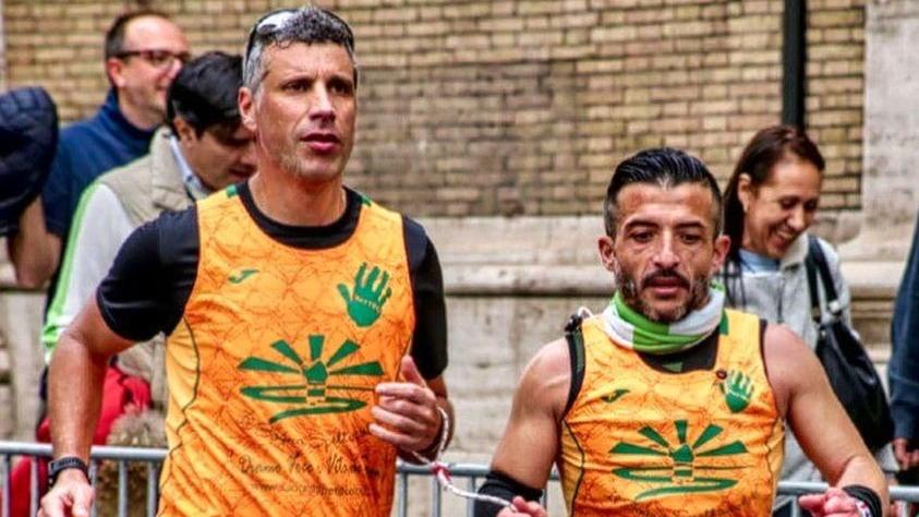 Fabio Orrù da Villaputzu ad Assisi: corre la maratona con l’amico non vedente