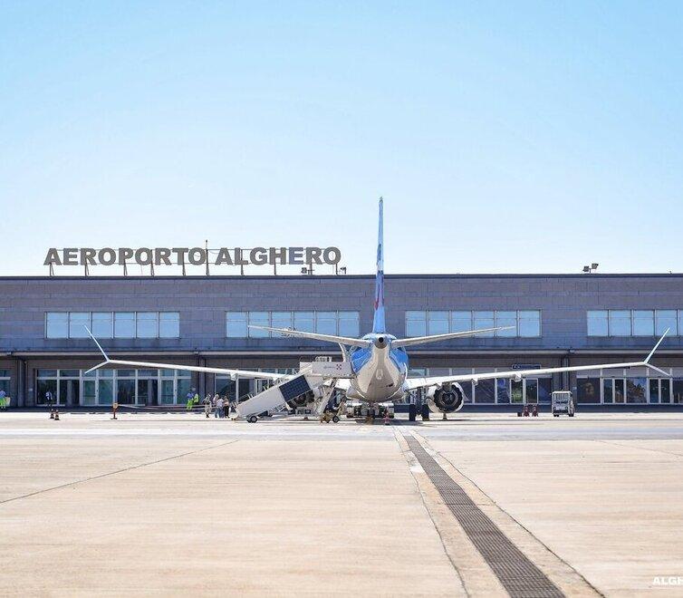 Collegamenti aerei, la ritirata invernale delle compagnie isola metà Sardegna