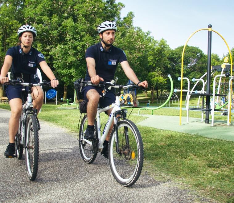 Modena. La polizia locale in missione in bici: boom di multe nei posti invalidi<br type="_moz" />
