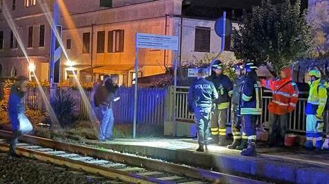 Cascina, ucciso dal treno in stazione: ora la vittima ha un nome. «È stato un incidente»