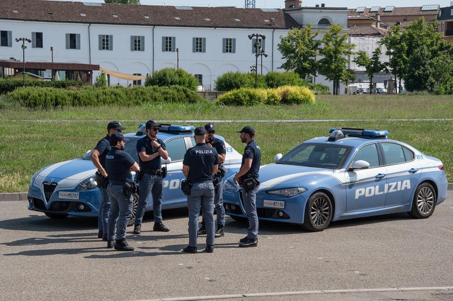 Operazione “Alto impatto” a Modena: sequestrati più di 2 quintali di alimenti in tre esercizi commerciali
