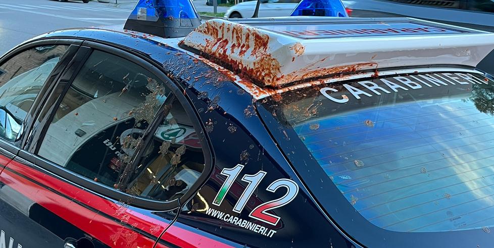 Ferrara, patteggia 6 mesi dopo il fermo col taser: «Io perseguitato dai comunisti»