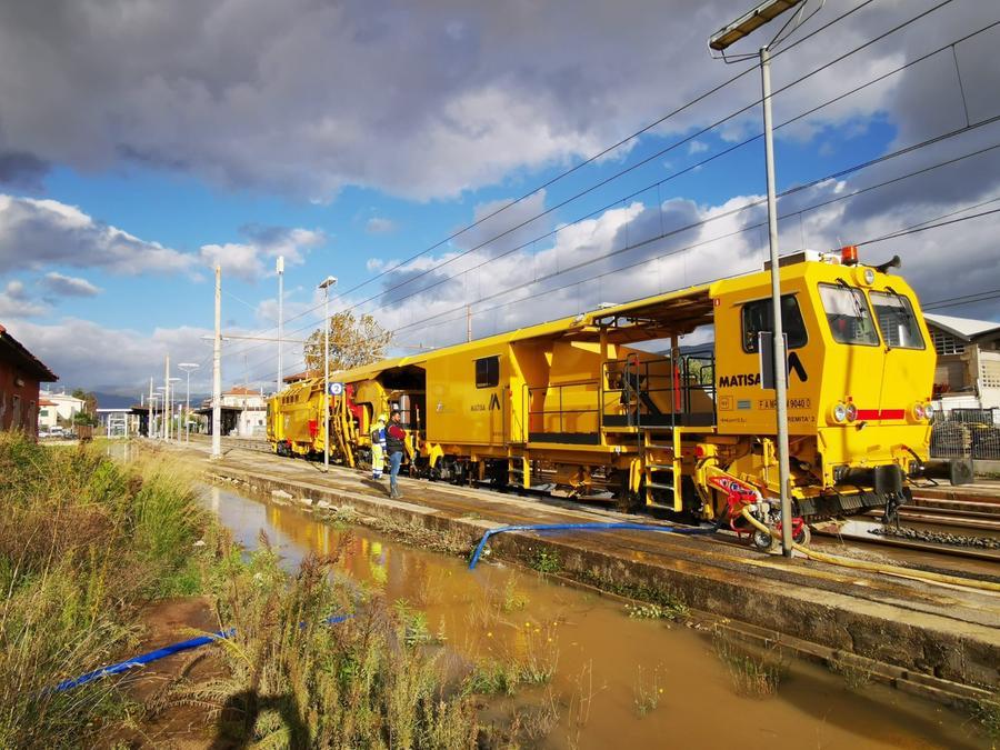 Alluvione, ripresa la circolazione dei treni tra Prato e Pistoia