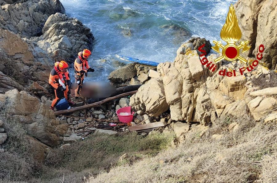 Tragedia alla Maddalena: diportista trovato morto sugli scogli di Corcelli
