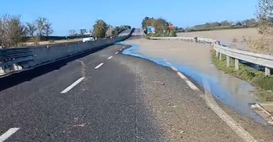 
	Gli allagamenti sulla Fi-Pi-Li all'altezza di Vicarello

