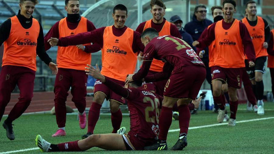 
	L'esultanza di Selleri per il gol che ha deciso la partita (Foto di Franco Silvi)

