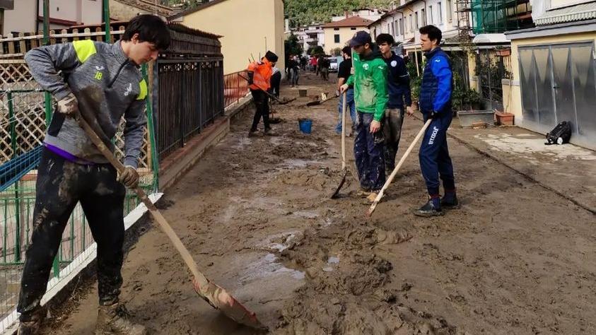 Prato, duemila “angeli del fango” per ripartire dopo il disastro