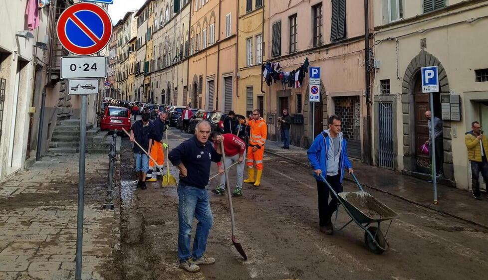Esondato  il Rio San Domenico paura nel centro storico di Pescia