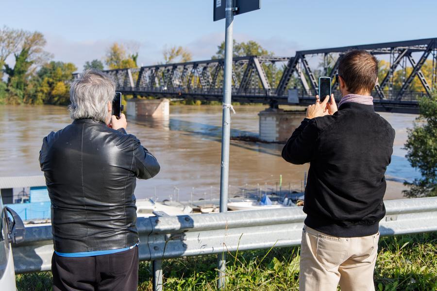 Po, raggiunto il livello di attenzione. Tutti in attesa della seconda piena