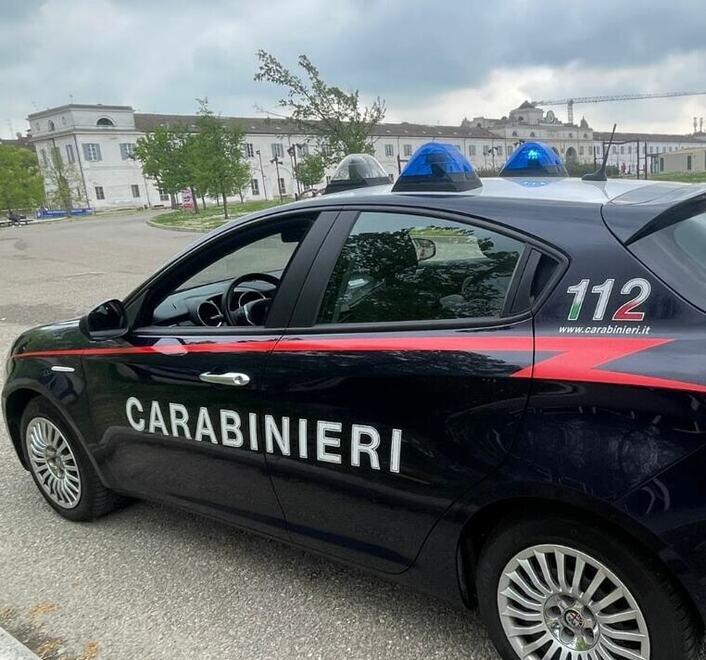 Modena, rissa a bottigliate in viale Monte Kosica 