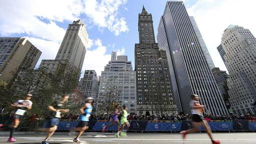 Tola, una maratona da record a New York, l’azzurro Auoani chiude al settimo posto<br>