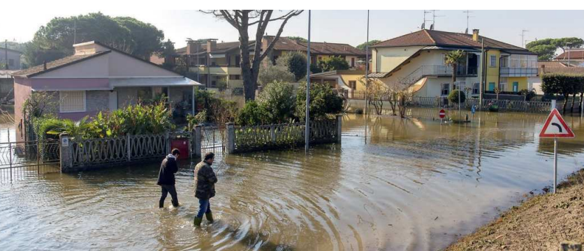 Lidi, l’acqua fa nuovamente paura: «A oggi nessun risarcimento»