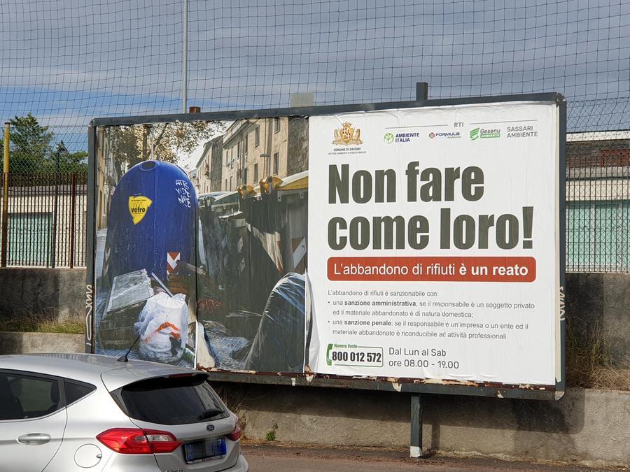 
	Uno dei manifesti affissi dal Comune (foto di Ivan Nuvoli)

