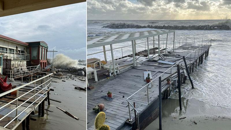 Nelle foto le parti danneggiate del Foresta e di Toto a pois, a fianco Manuele Gelsi, uno dei titolari di Toto, sulla spiaggia per cercare di salvare quello che il mare ha risparmiato