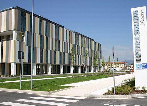 Morto in ospedale a Lucca: indagati quattro medici