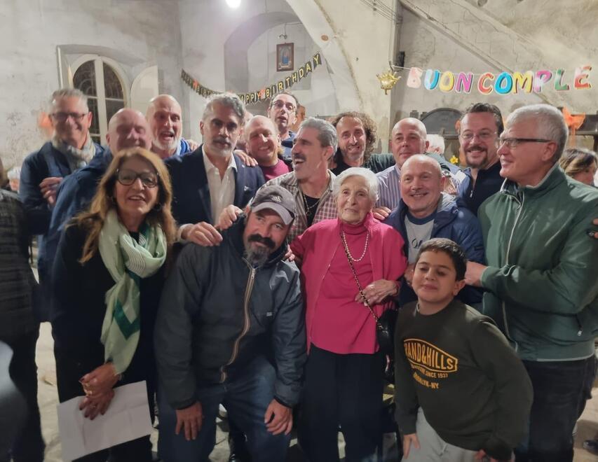Nara, tante vite in 100 anni da fiaba. Vicopisano festeggia la “zia” giramondo