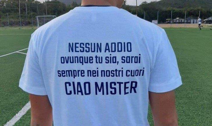 La maglia in ricordo di Giuseppe Palmas