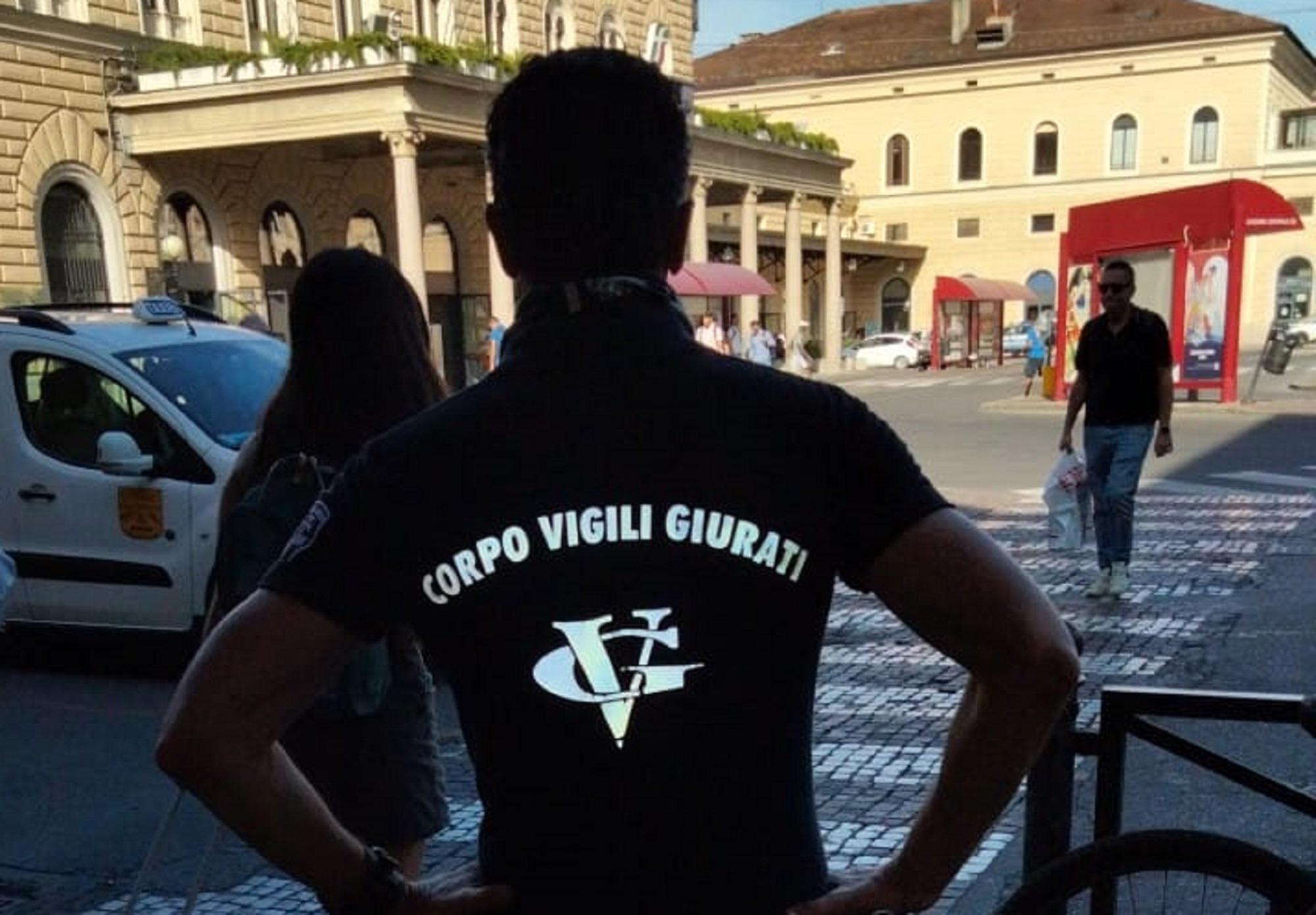 Un vigilante del corpo Vigili giurati