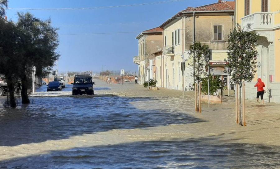 Sassi, allagamenti e devastazione: «Marina di Pisa si può salvare così». Parla l’ingegnere idraulico