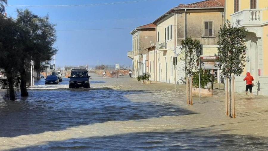 Sassi, allagamenti e devastazione: «Marina di Pisa si può salvare così». Parla l’ingegnere idraulico
