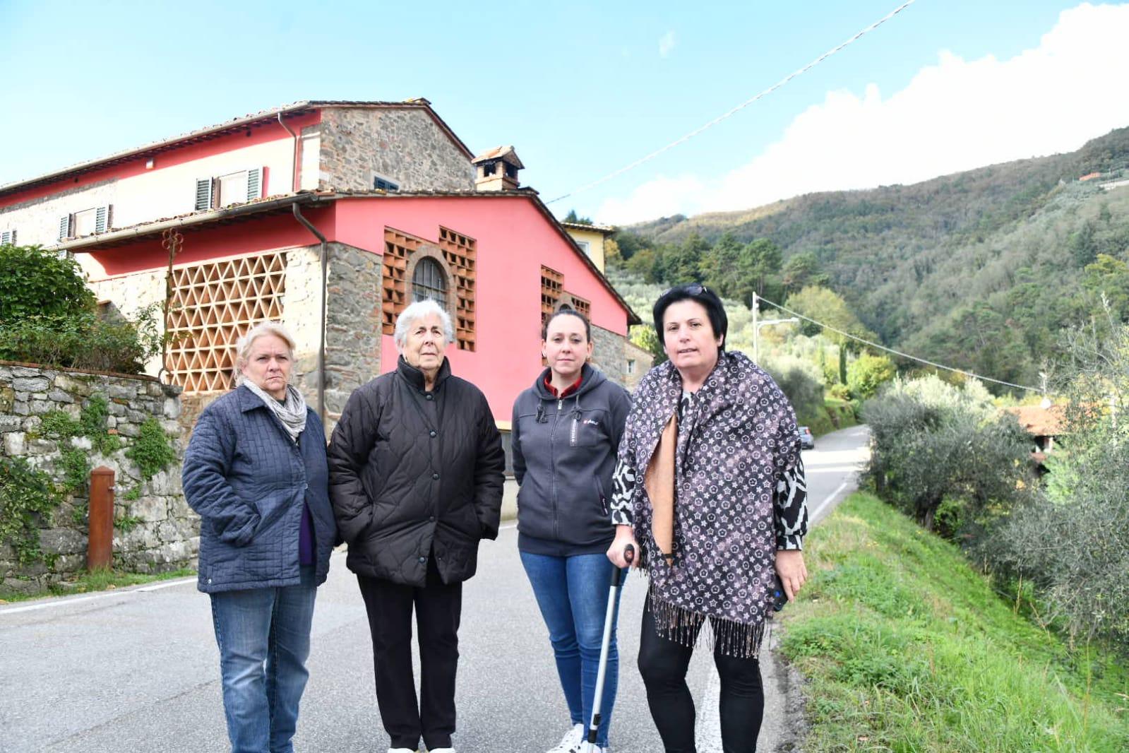In Lucchesia in 50 al freddo e al buio: «Ci siamo sentiti abbandonati»