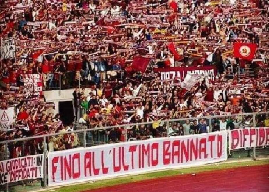 Esciua-tifosi, la guerra social