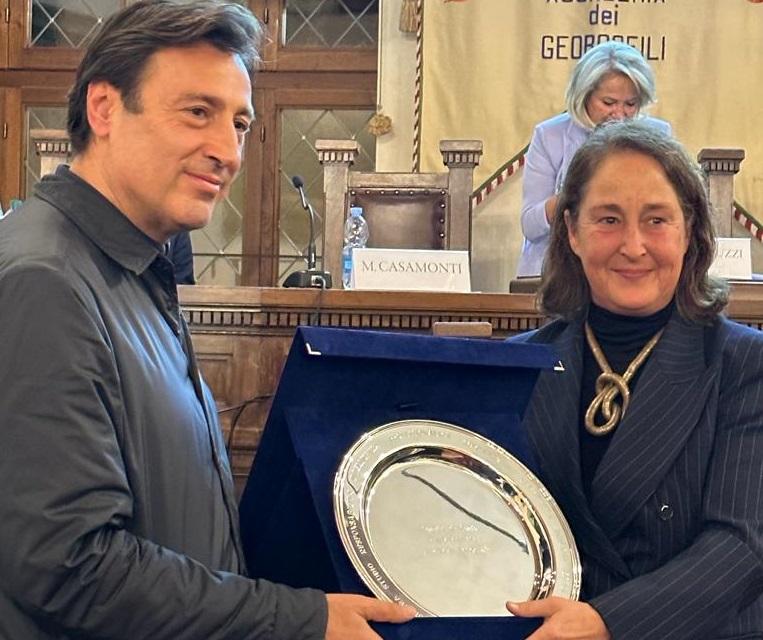 
	L'architetto Marco Casamonti mentre ritira il premio del Comitato dei Cento

