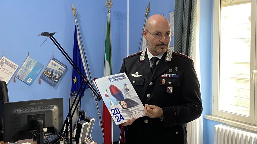 
	Il comandante provinciale dei carabinieri di Nuoro, colonnello Elvio Sabino Labagnara, presenta il Calendario storico dell'Arma 2024

