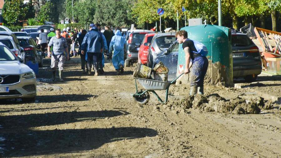 Alluvione in Toscana, vaccinazione antitetano e due psicologi a Campi Bisenzio