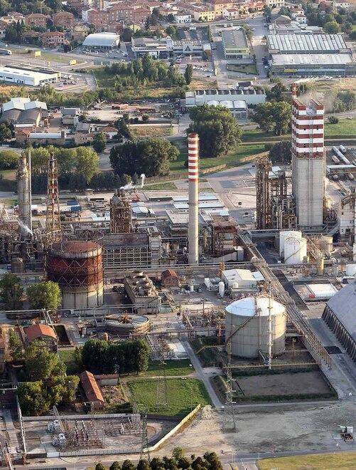 Ferrara, le targhe dell’automobile sostituite con due rubate