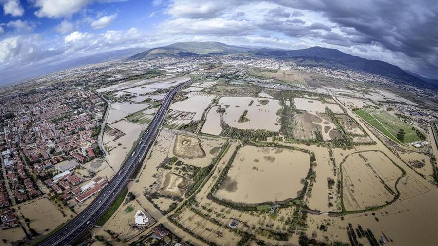 L'alluvione a Campi Bisenzio vista dall'alto