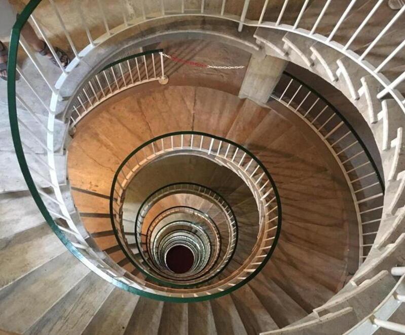 Ben 297 scalini e 10 secoli di storia: la “gita al faro” di Livorno<br>
