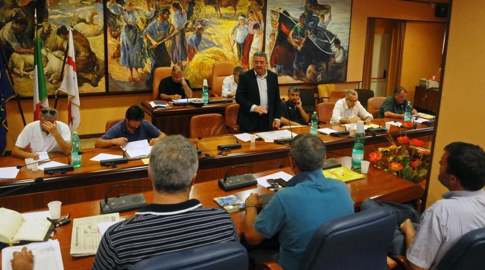 Duro scontro in Consiglio tra presidente e gruppo Pd
