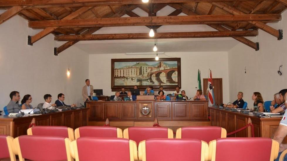 Bosa, scontro sulle imposte